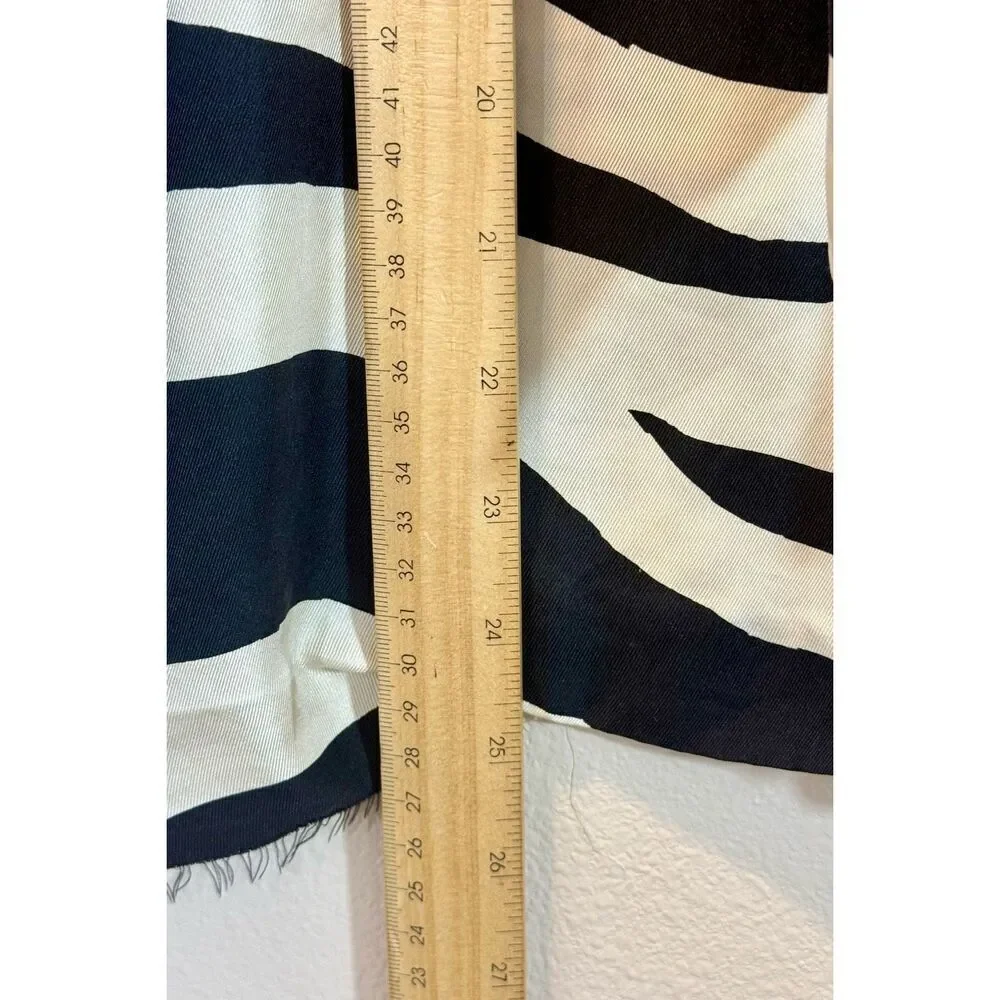 Kate Spade Catarina Zebra Print 100% Silk Ruffle Collar Tie Blouse Women's M